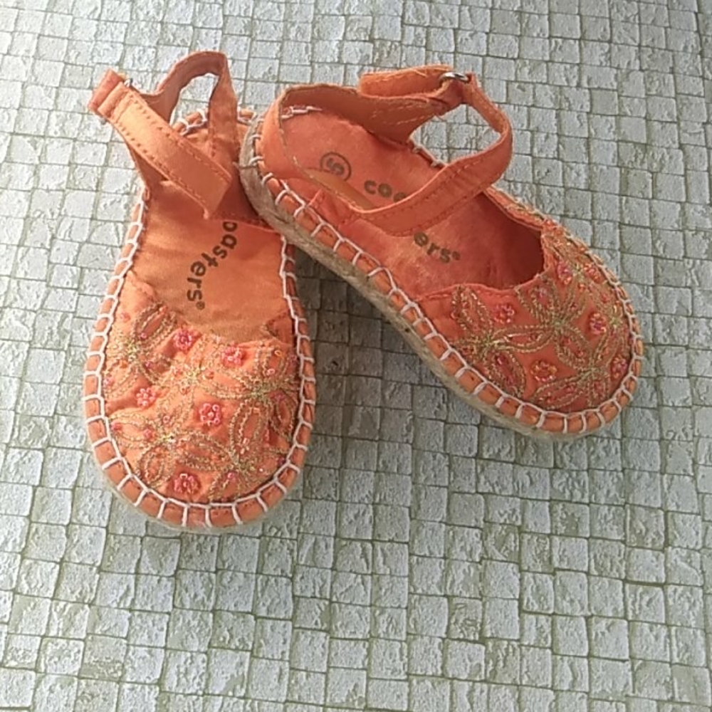 Coasters orange beaded sandal. Size 5